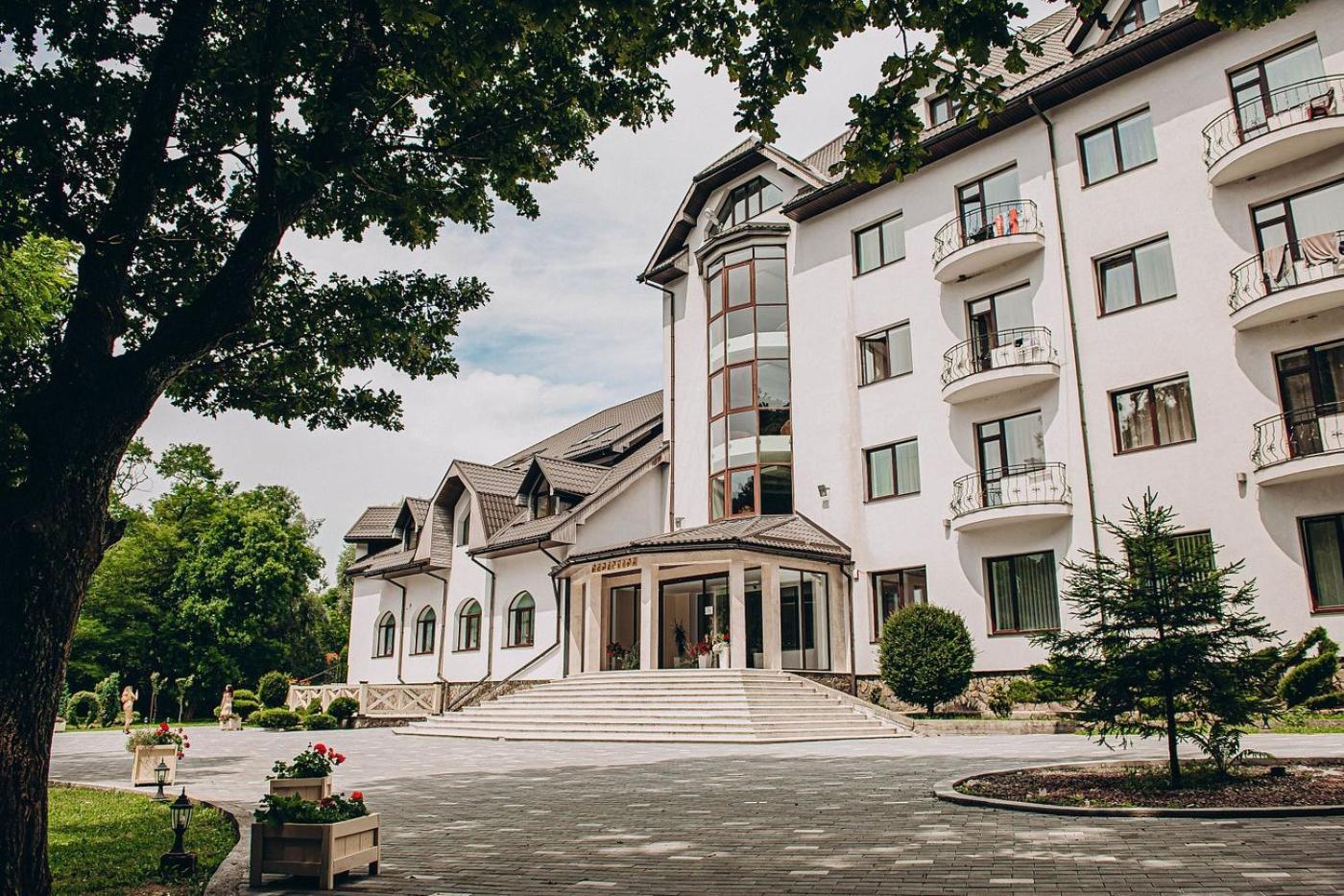 Hotel Solotvyno Resort Exteriör bild